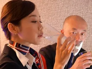Cô giáo mẫu giáo sinh năm 2000 trong sáng mềm mại bị địt, hai chân bị nhấc lên rồi điên cuồng đưa vào chơi đùa...