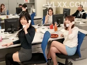 Nhấp lồn em đồng nghiệp chân dài