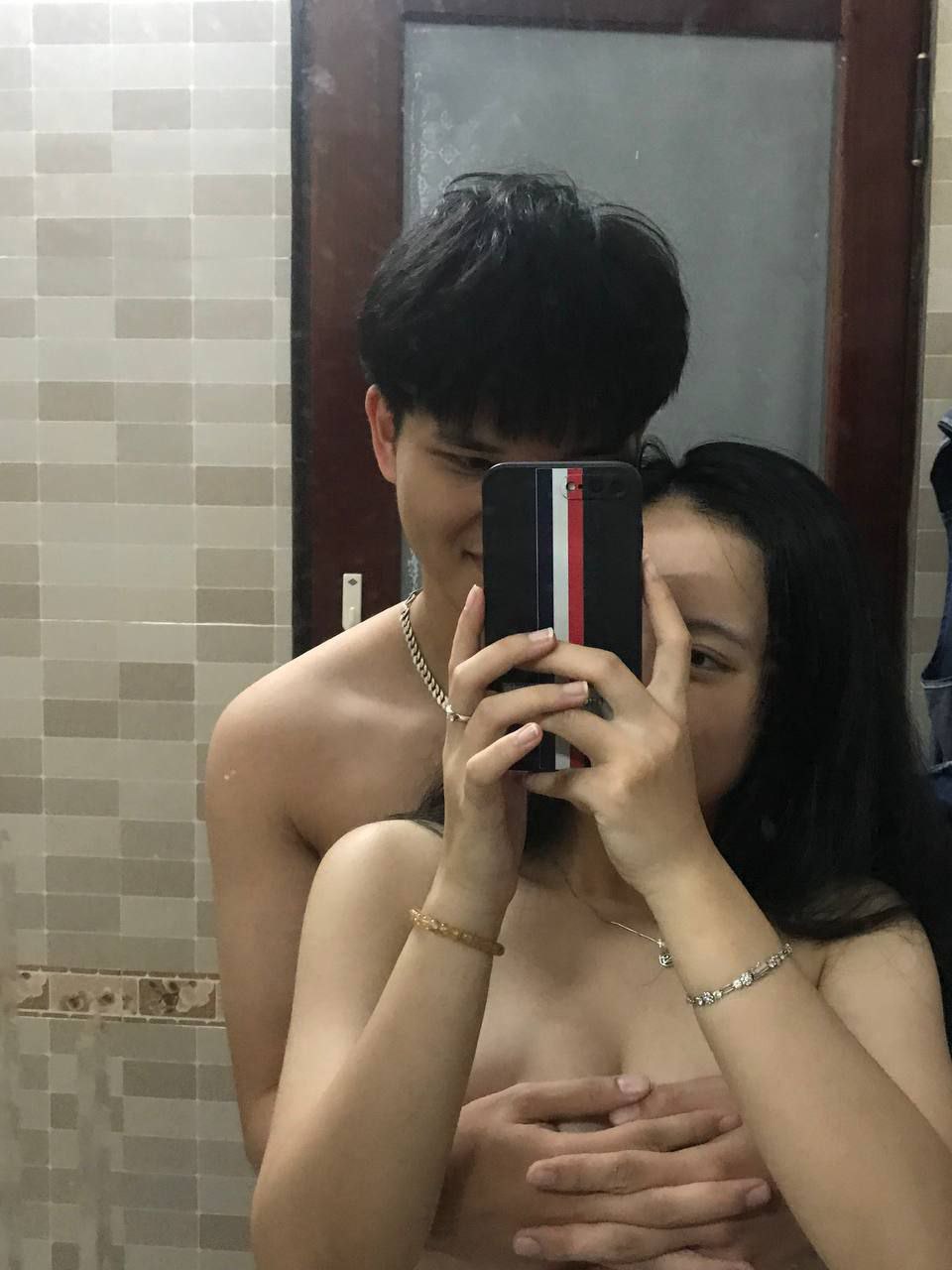 Sếp tâm lý cho nhân viên địt để giảm stress