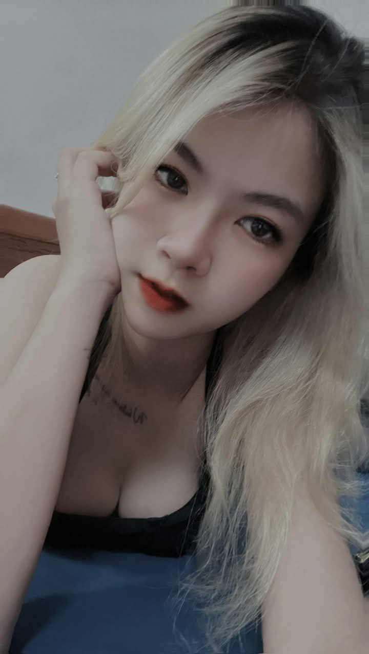 Siêu phẩm con gái để bố dượng nắc mỗi ngày vì mong muốn má hạnh phúc